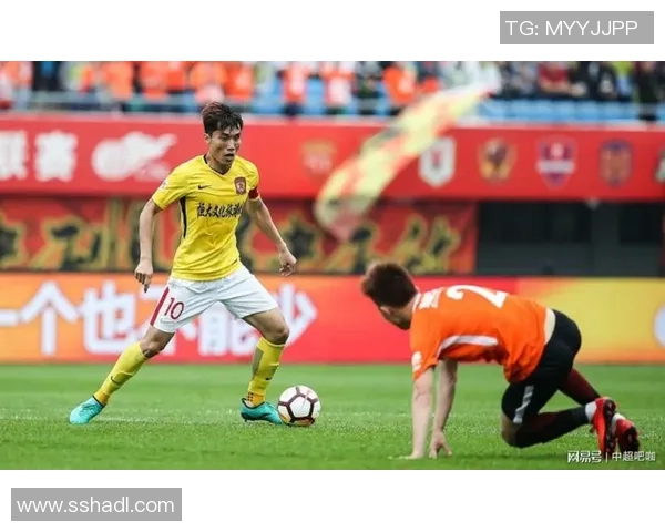 大连人和与恒大比赛结果揭晓双方激战成平局比分引发热议 大连人和与恒大比赛结果揭晓双方激战成平局比分引发热议